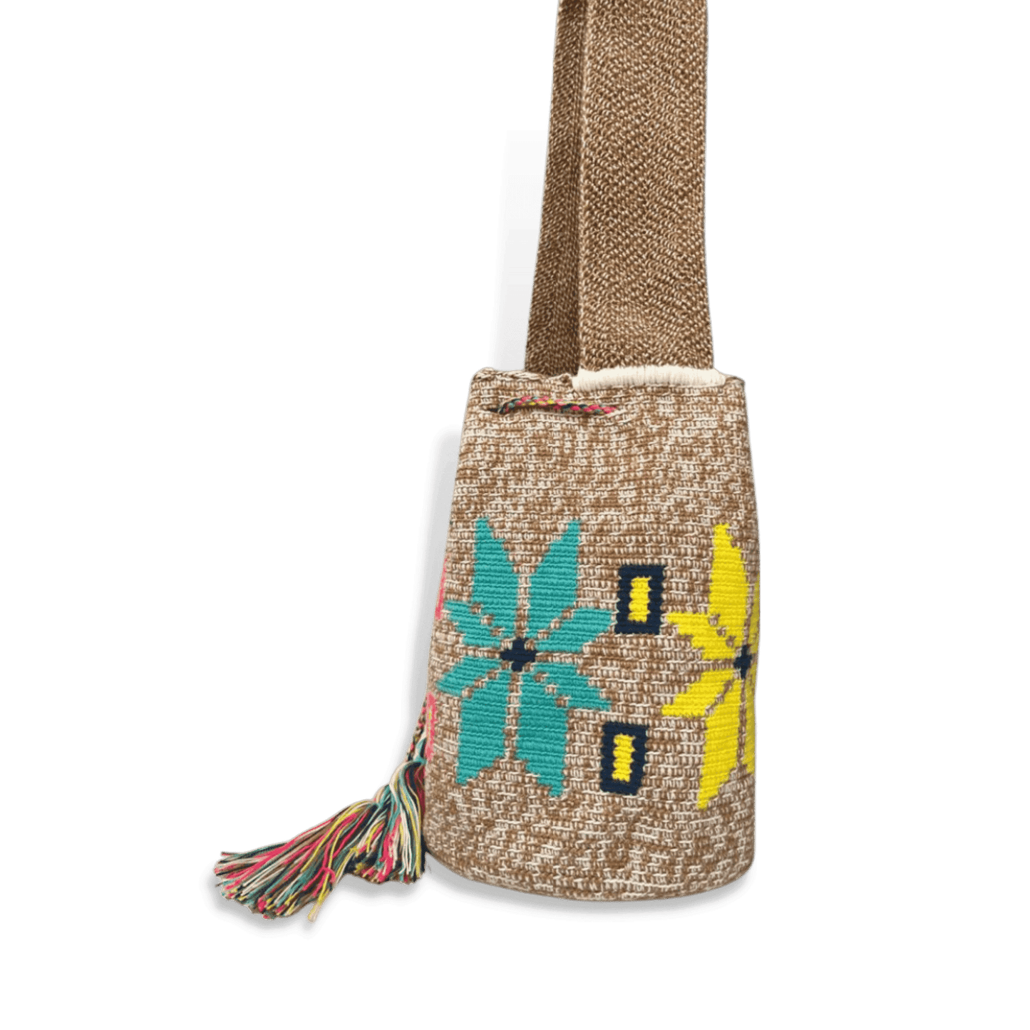 mochila wayuu artesanal para mujer con diseño de flores de colores azul, amarillo y fucsia