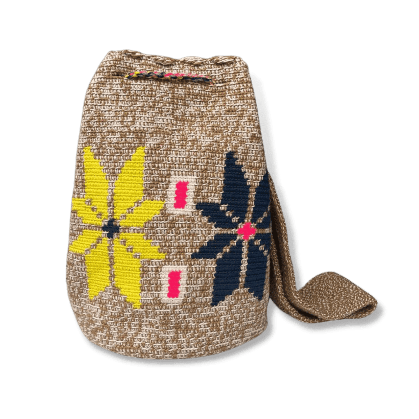 mochila wayuu para mujer tejida a mano con diseño de flores de colores azules, amarillo y fucsia