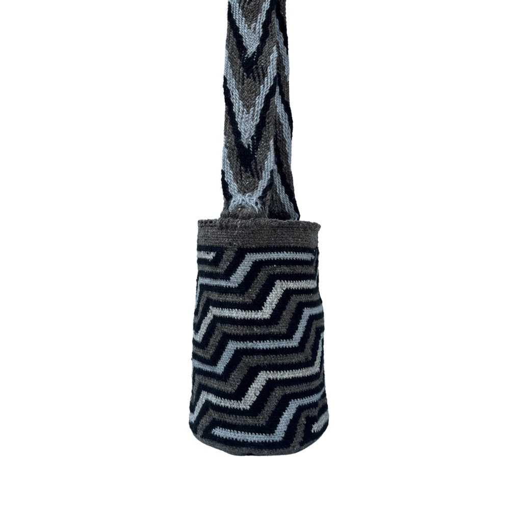 mochila arhuaca tradicional pensamiento de mujer tejida en lana de ovejo