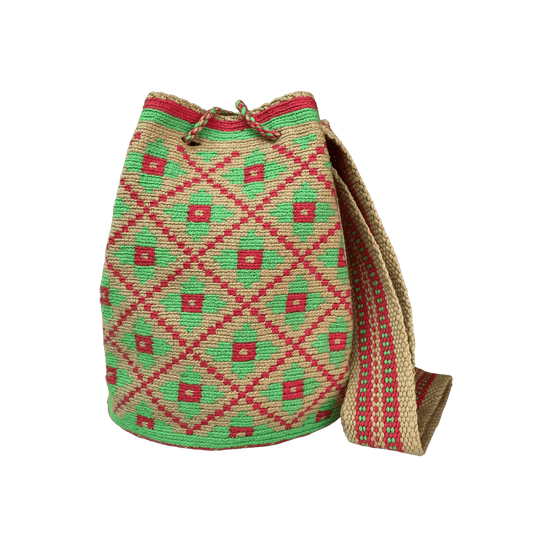 Bolso original wayuu tejido a mano con diseño de flores