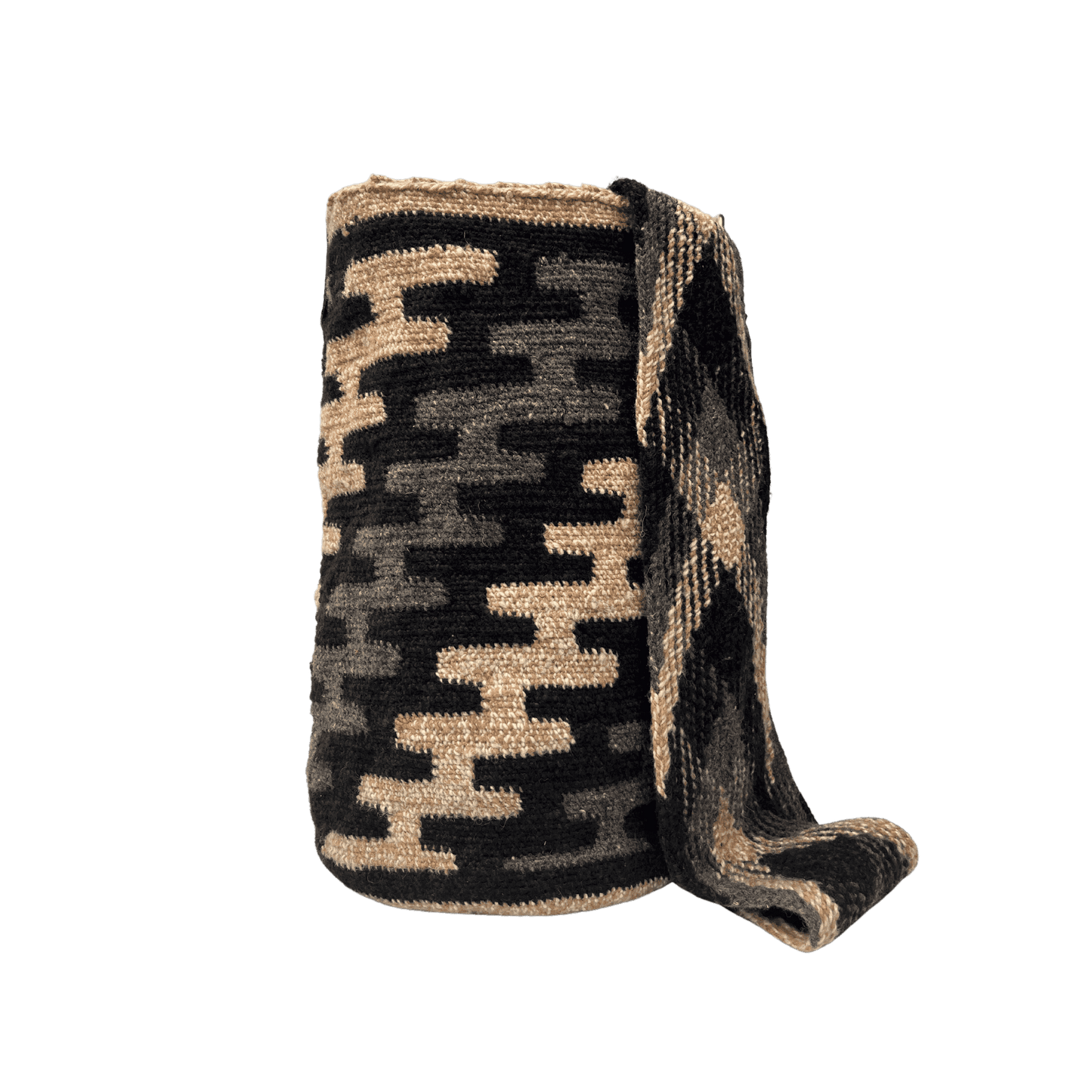 mochila arhuaca tradicional para mujer con correa cuero y herrajes