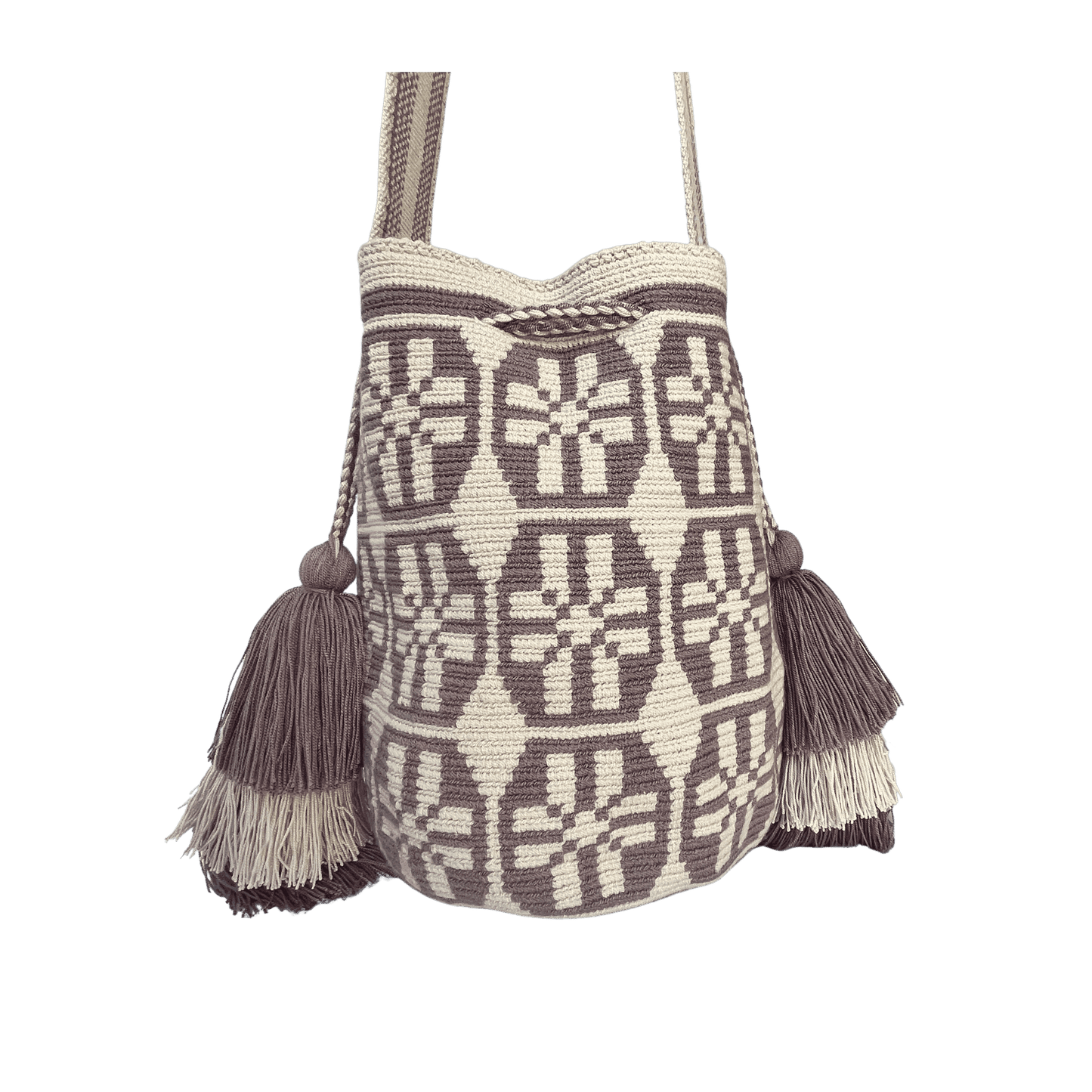 Mochila wayuu tejida en una hebra colores beige y morado con pompones a los lados