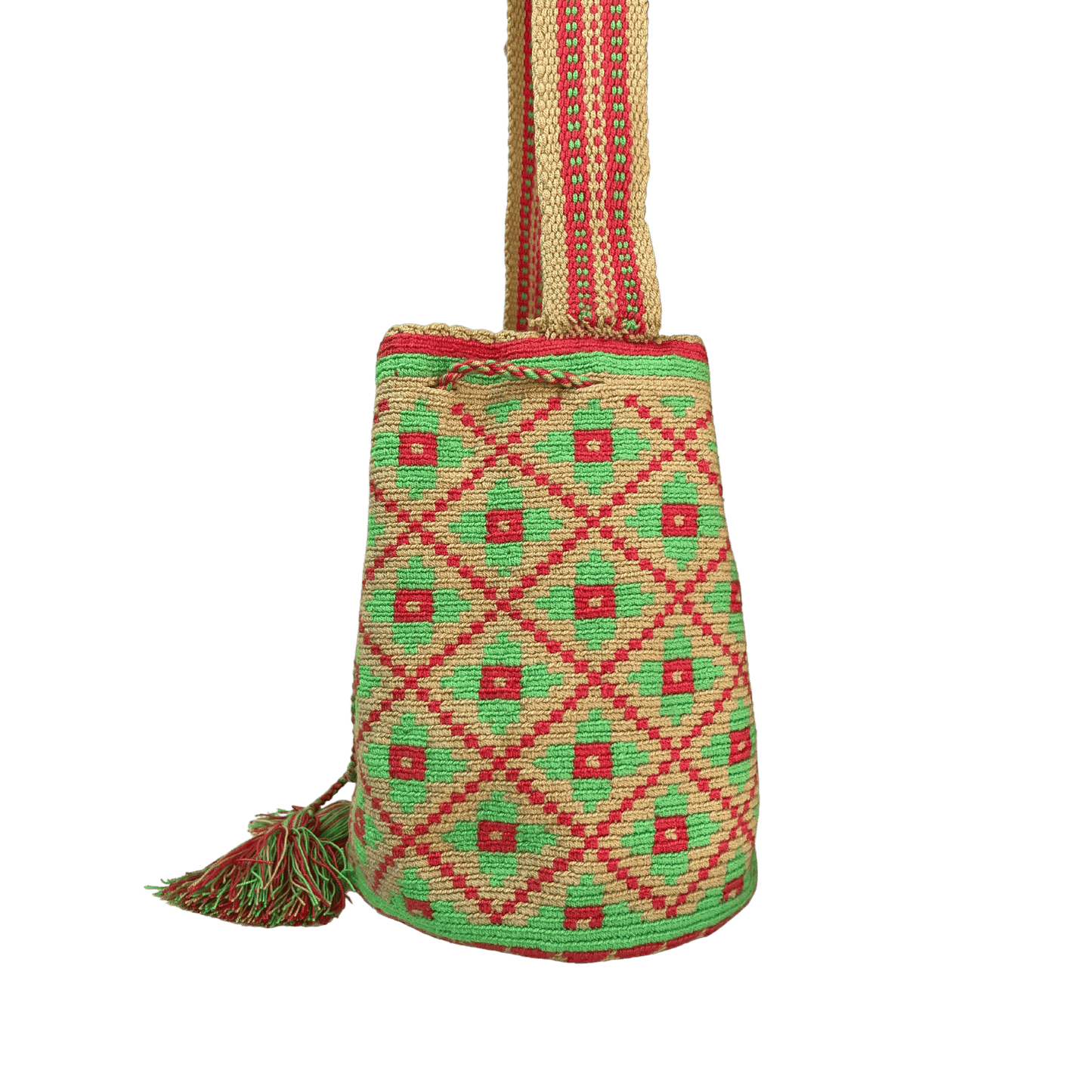 Mochila wayuu tejida a una hebra en crochet con diseño de flores en colores rojo y verde enmarcadas en rombos